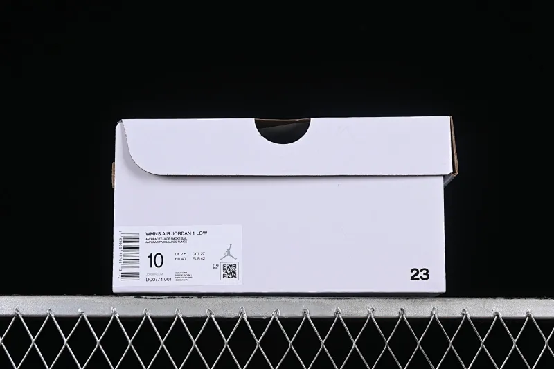All categories Air Jordan Jordan series basketball shoes Air Jordan 1 Low G version pure original Air Jordan 1 Low AJ1 Joe 1 black and green low-bang cultural casual sneakers DC0774-001